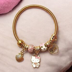 Hello Kitty Pink Heart Love Shell Gold Tone Stretch Charm Bracelet